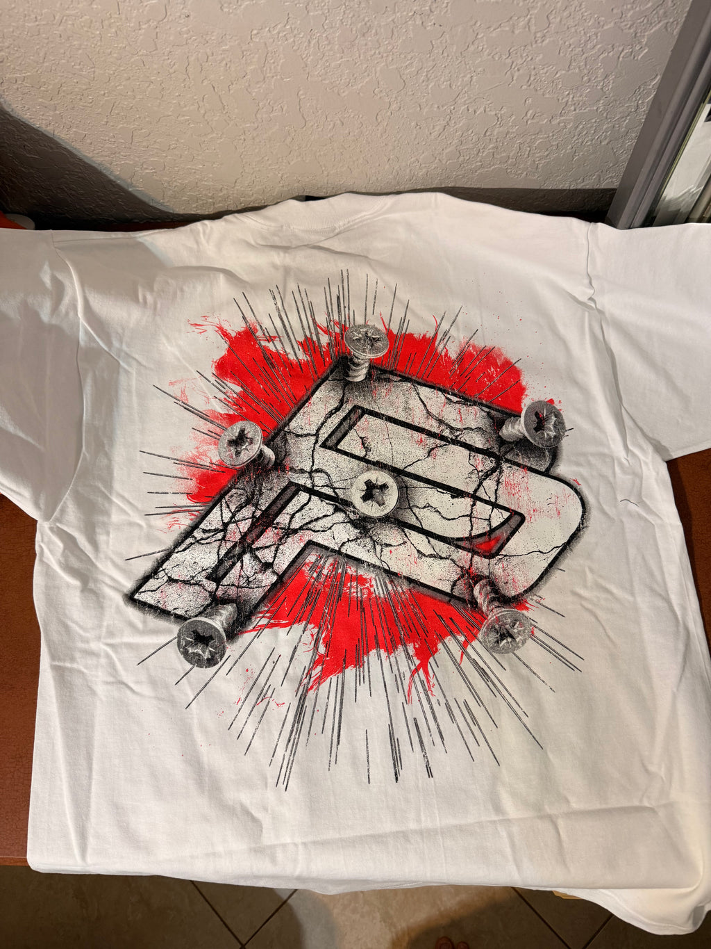Private Property Men’s XL White Graphic Skull Crew Neck Short Sleeve T-Shirt