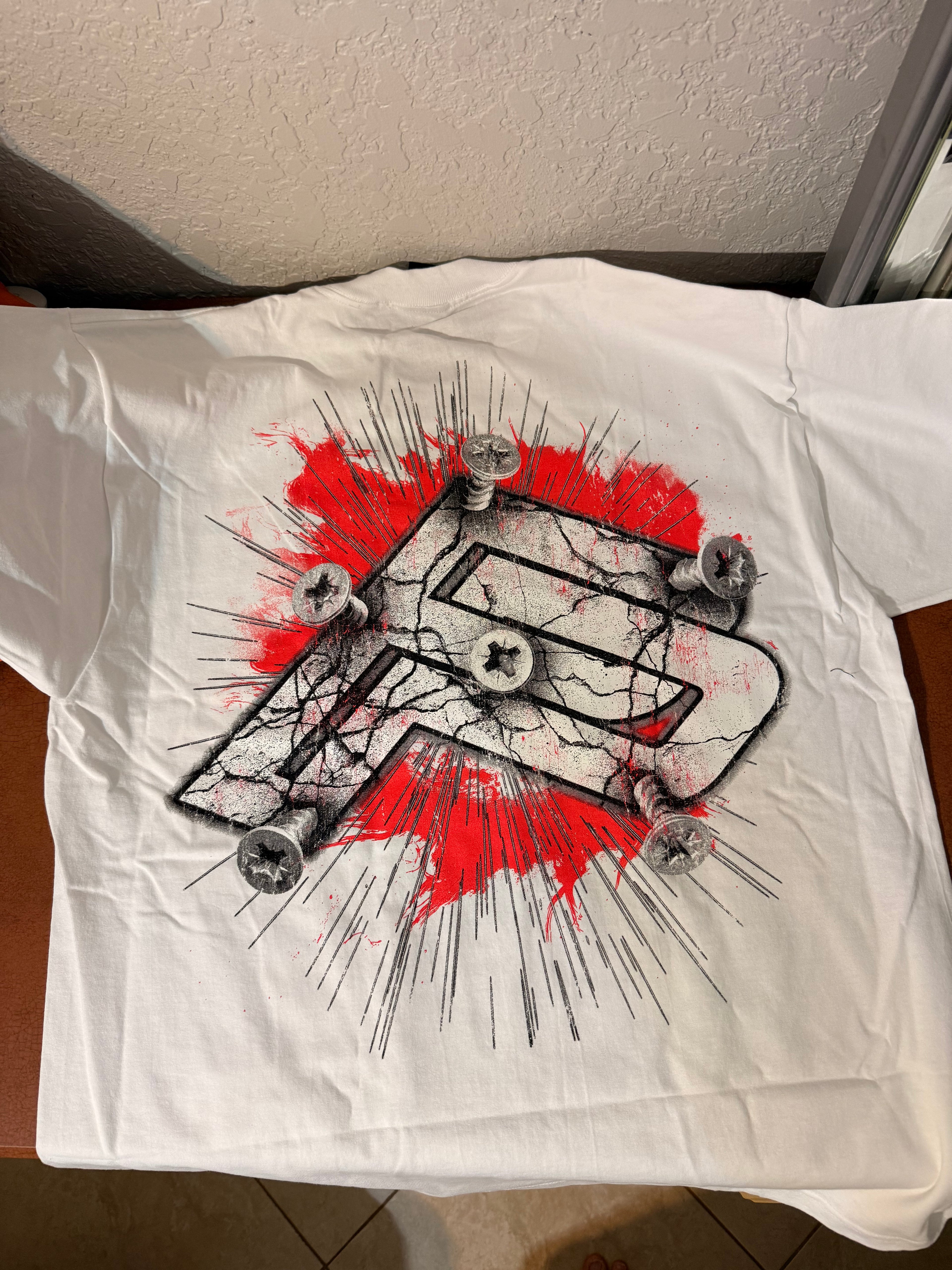 Private Property Men’s XL White Graphic Skull Crew Neck Short Sleeve T-Shirt